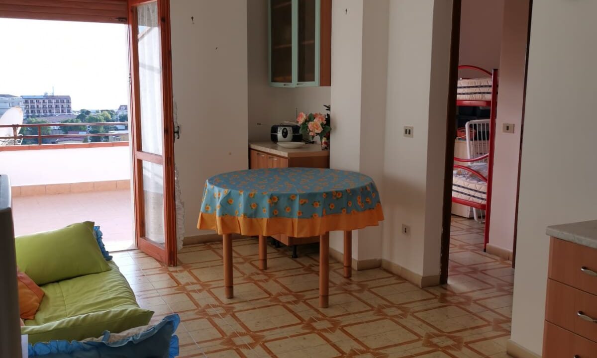 8d721d55-db84-4cfd-a66d-bb60ac08752b